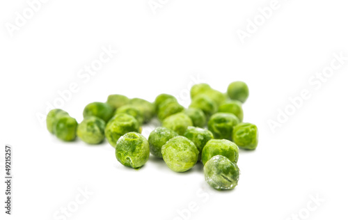 Frozen peas isolated © ksena32