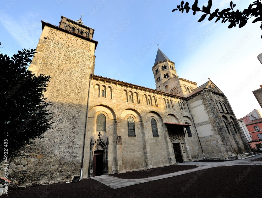 Notre-Dame du Port basilique de Clermont-Ferrand
