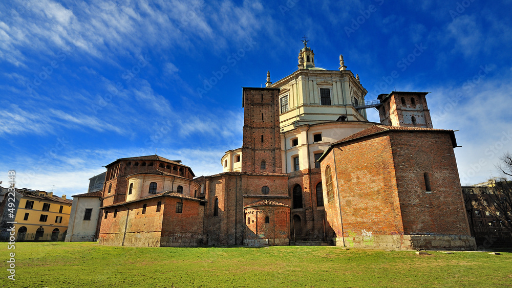Fototapeta premium Milano Chiesa di San Lorenzo - Parco delle Basiliche