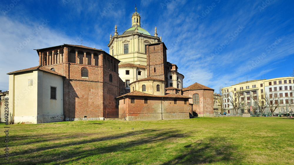 Milano Chiesa di San Lorenzo - Parco delle Basiliche