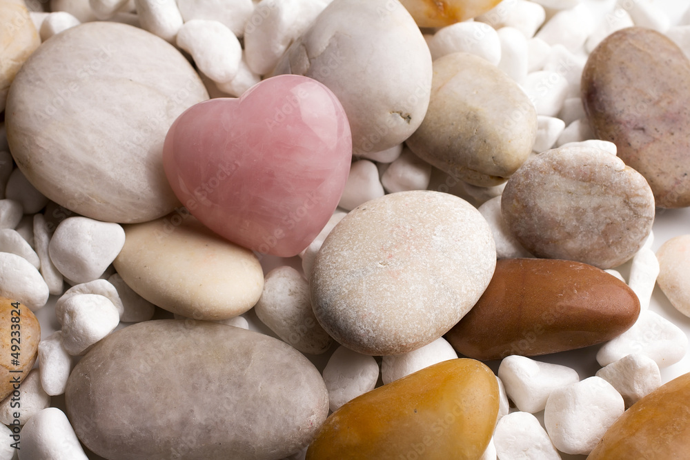 Fototapeta premium Rose quartz heart.