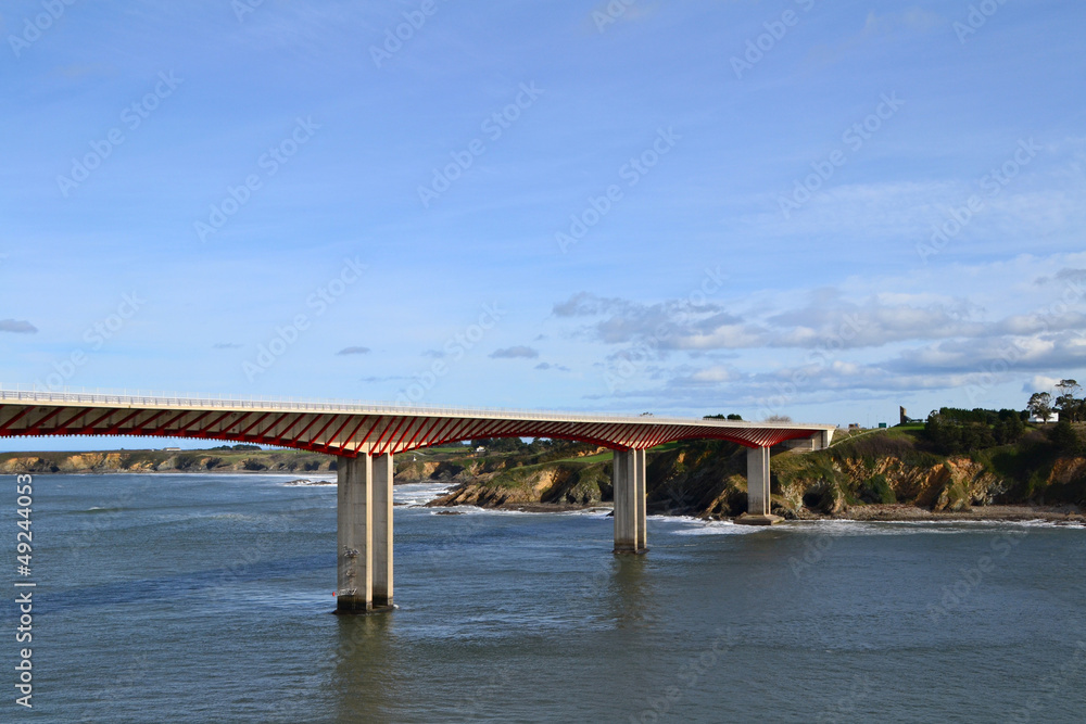 Puente de Ribadeo, sobre el río Eo, que une Asturias y Galicia