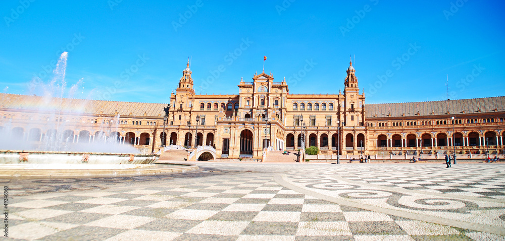 Obraz premium PANORÁMICA. PLAZA DE ESPAÑA DE SEVILLA, ANDALUCÍA, ESPAÑA