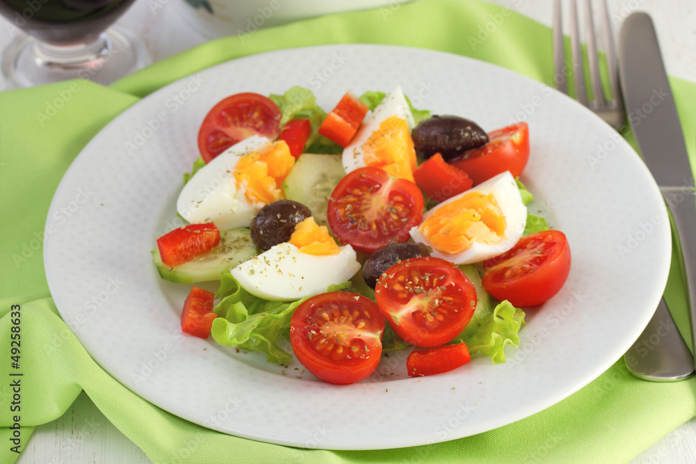 vegetable salad with boiled egg