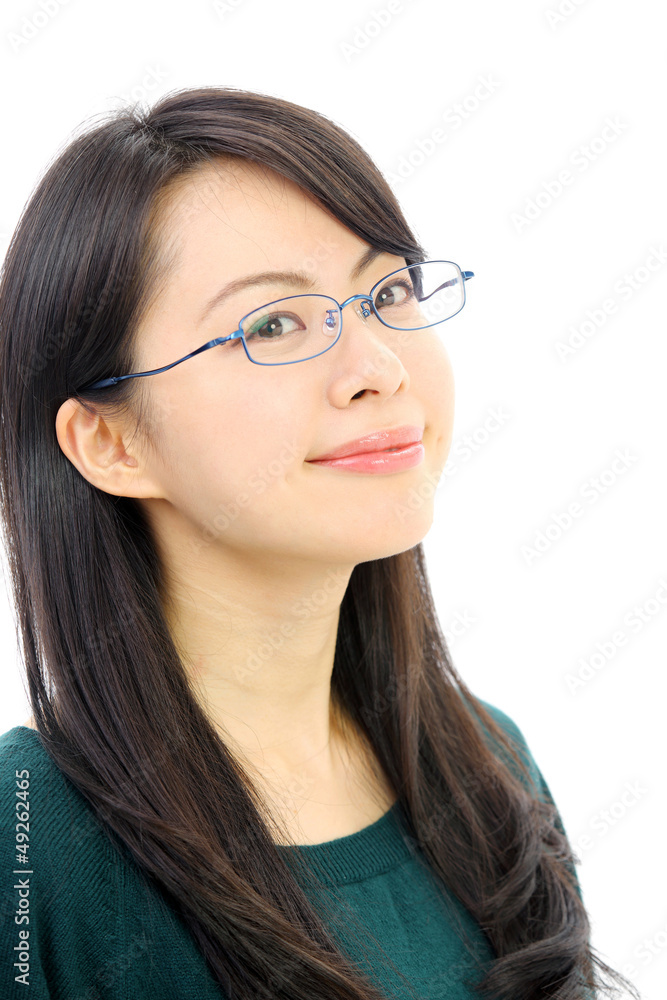 メガネをかけた女の子 メガネをかけた女の子