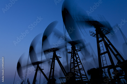 working oil pump silhouette