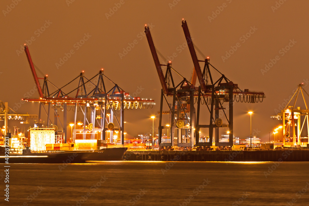 Hamburg harbour on night Hamburg harbour on night