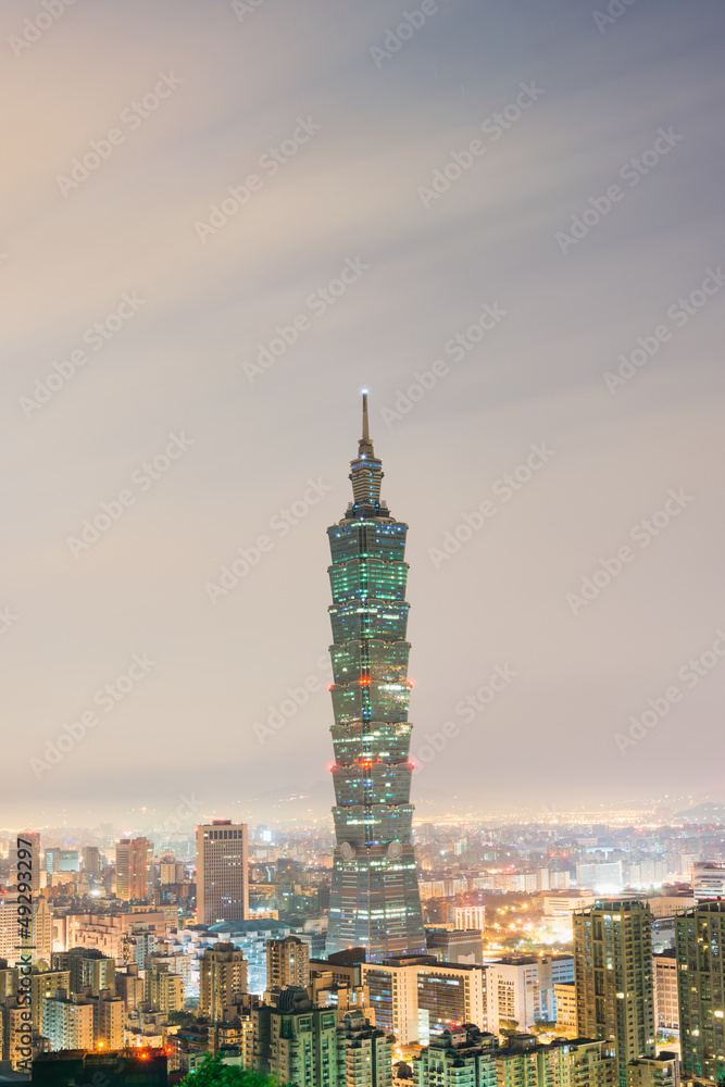 Naklejka premium Taipei city night