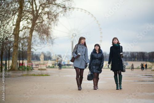 Three girls in the Tuileries garden