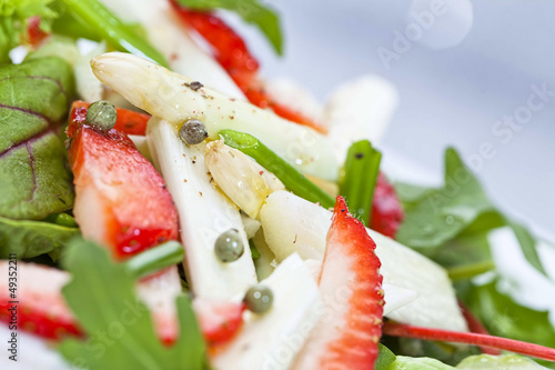 Fresh salad with strawberry and asparagus