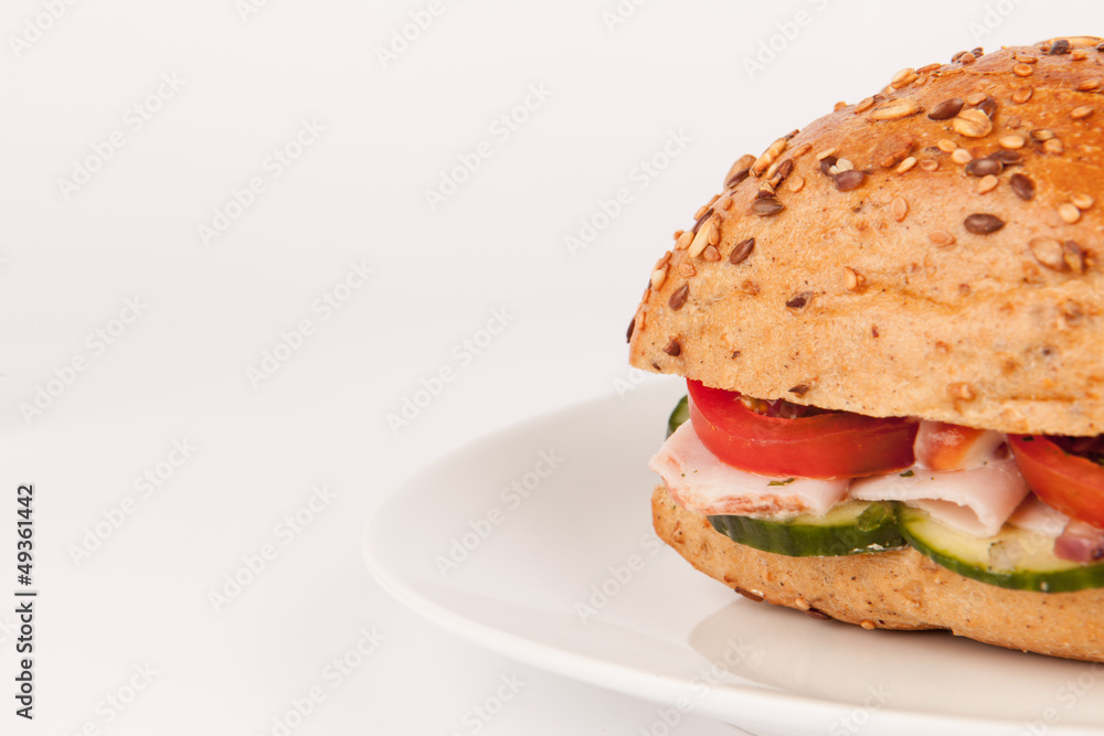 Mehrkorn Brötchen belegt mit Schinken und Salat Mehrkorn Brötchen belegt mit Schinken und Salat