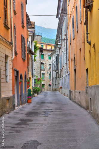 Fototapeta Naklejka Na Ścianę i Meble -  Alleyway. Bobbio. Emilia-Romagna. Italy.