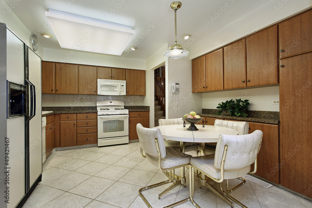 Obraz premium Kitchen with wood cabinets