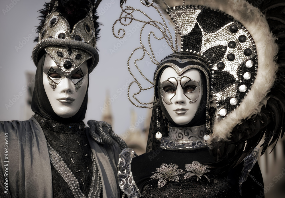 Fototapeta premium black and silver couple on the Venetian Carnival