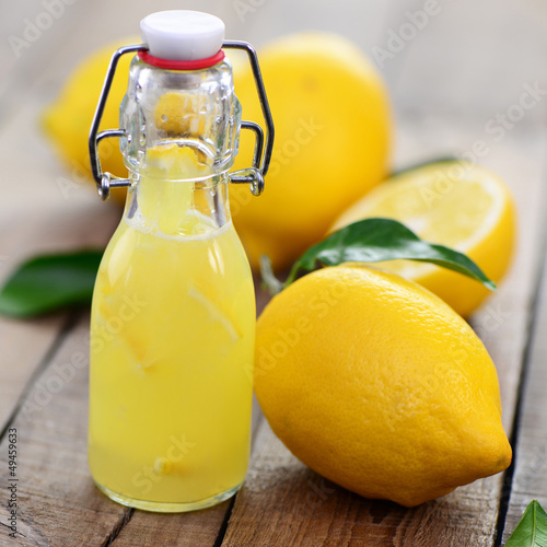 Zitrone,Zitronensaft photo