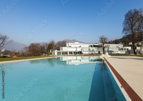 modern architecture, swimming pool view
