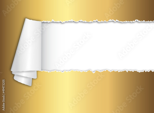 aufgerissenes goldenes Papier mit Textfreiraum