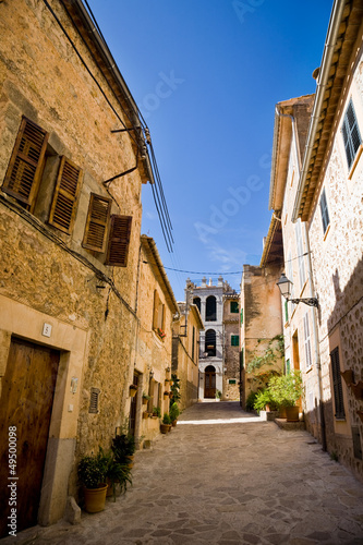 Fototapeta Naklejka Na Ścianę i Meble -  Old street, Valldemossa, Majorca