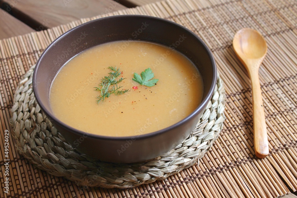 Sopa de pollo y verduras