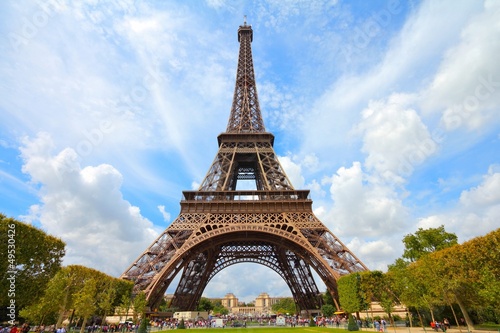 Paris, France - Eiffel Tower © Tupungato