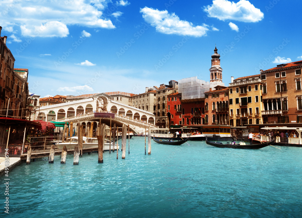 Rialto bridge in Venice, Italy