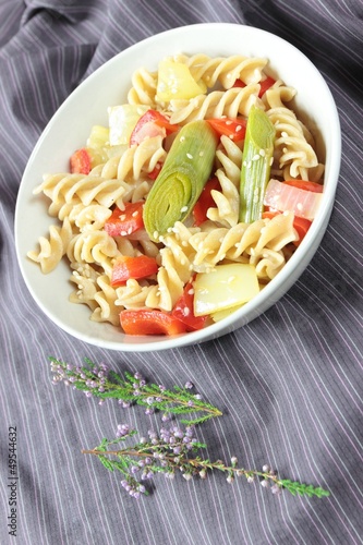 fusilli with vegetables and sesame seeds