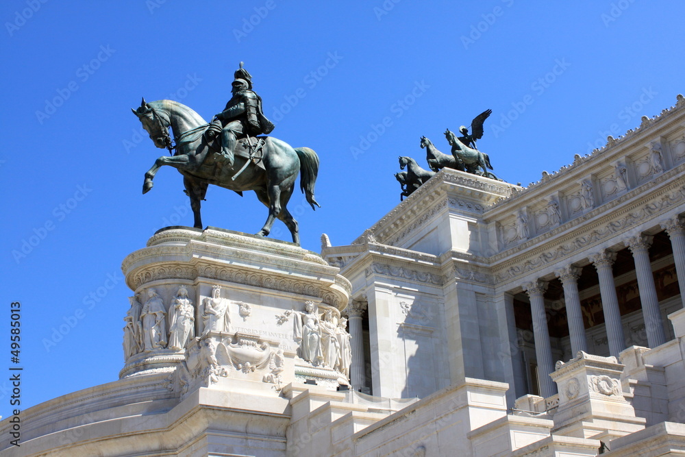 Statue place Victor Emmanuel à Rome - Italie