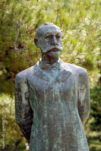 Mali Losinj Ambroz Haracic statue