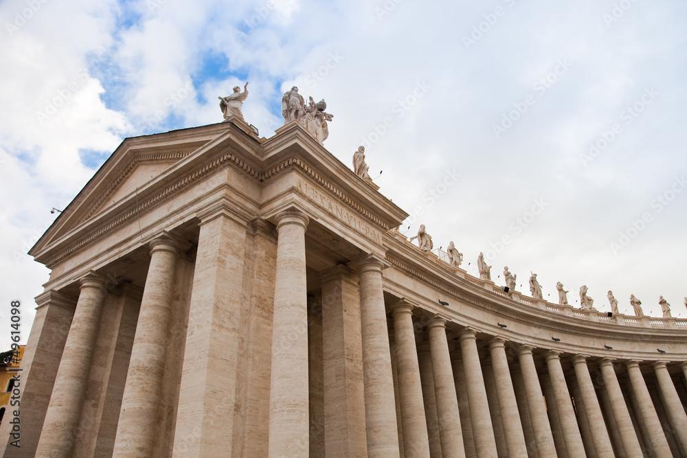 Säulengang auf  dem Petersplatz - Vatikan