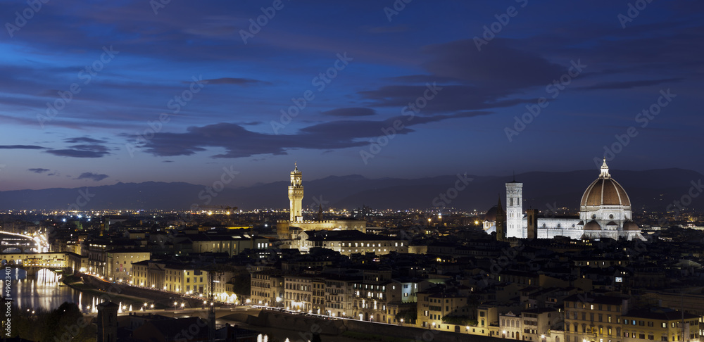 Vista nocturna de Florencia (Toscana,Italia)