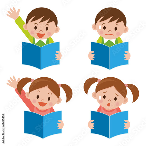 教科書を見る子供