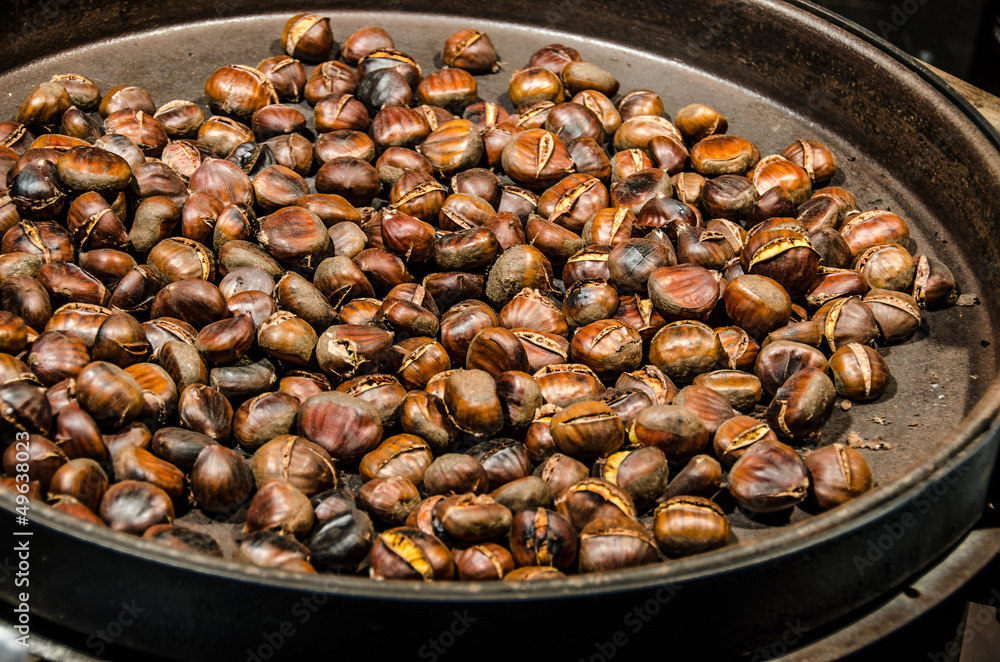 Obraz premium Maronen Röstung