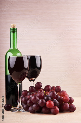 wine glasses with grapes