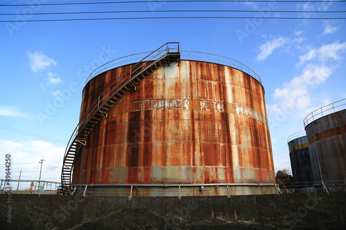 タンクと青空 photo