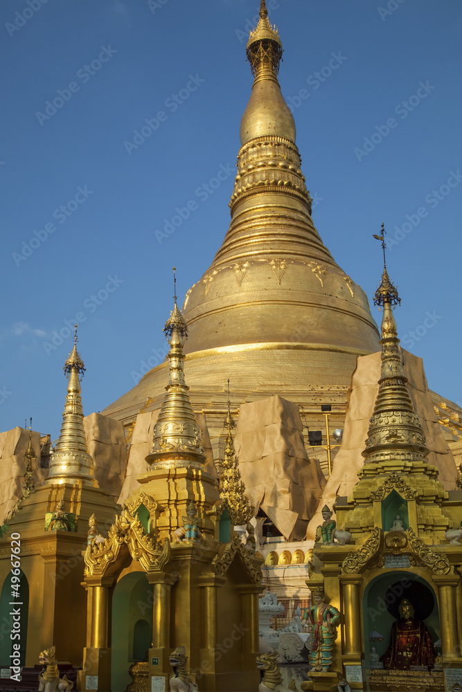 Naklejka premium Myanmar, Golden Stupa