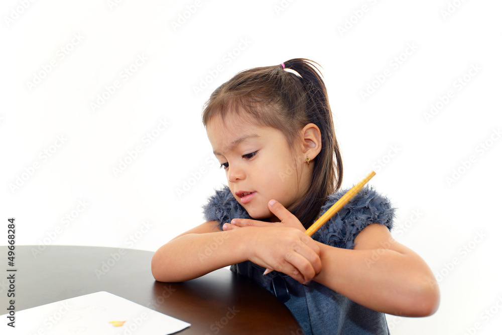 勉強に励む女の子 勉強に励む女の子