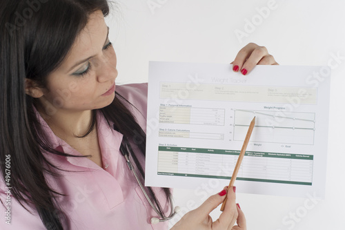 Nutritionist shows diet list