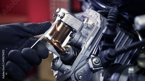 Using feeler gauge in valves