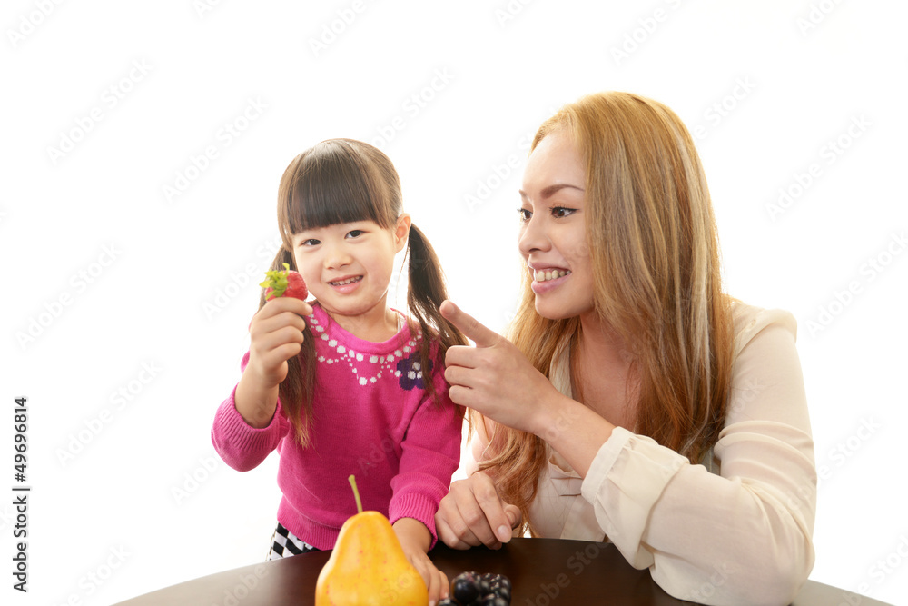 笑顔の英語教師と女の子