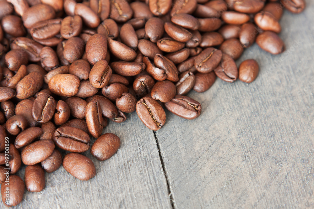Fototapeta premium Kaffebohnen diagonal
