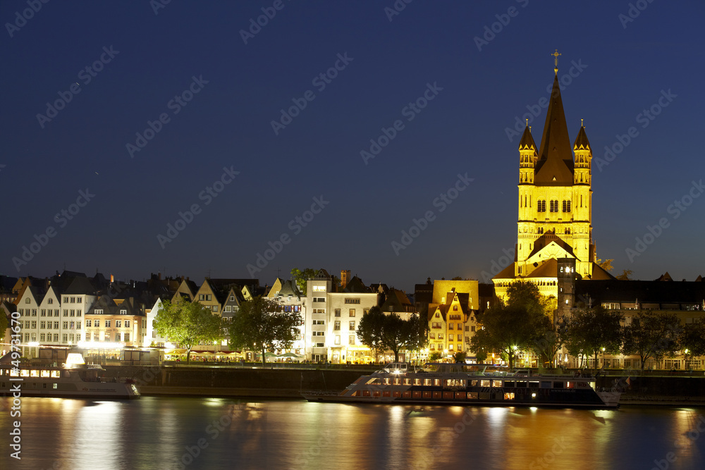 Köln - Groß St. Martin am Abend