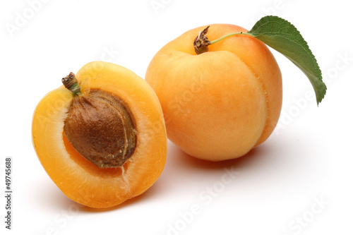 Fresh Apricot and Half Apricot