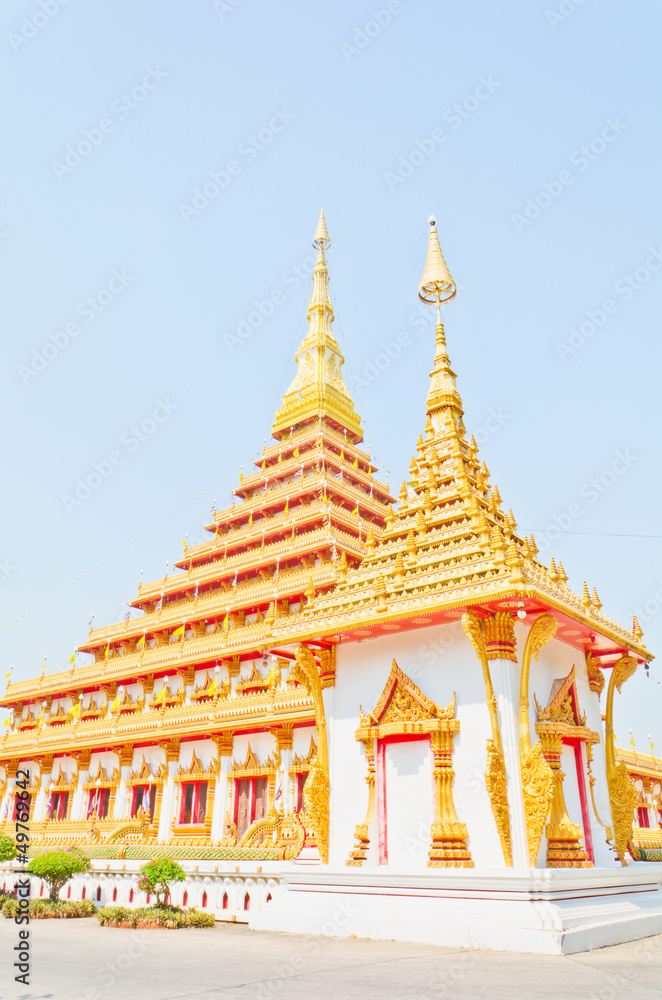 Fototapeta premium Golden pagoda at the Thai temple, Khonkaen Thailand