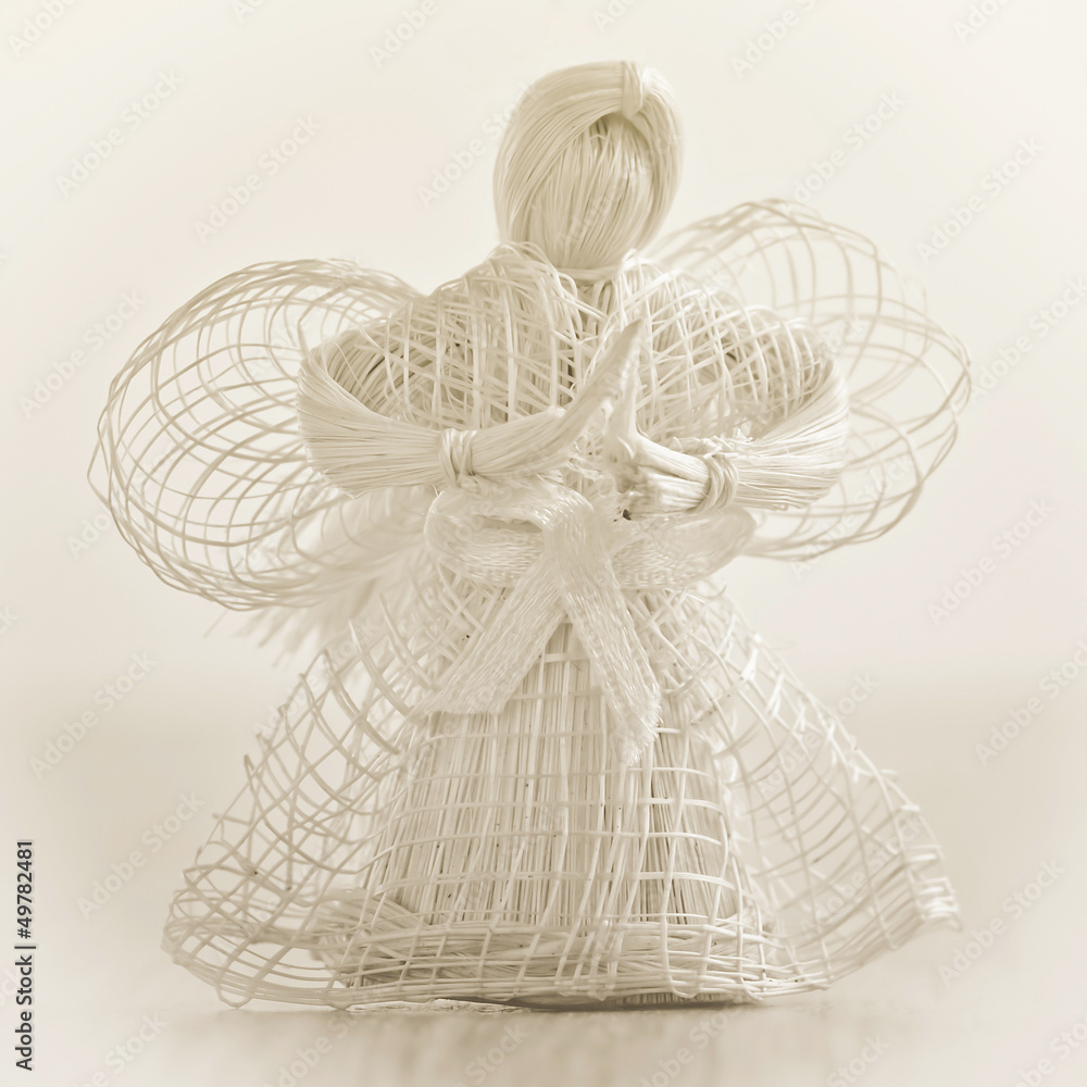 The angel made of straw.