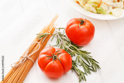 Pasta with tomatoes and herbs