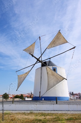 Castro Verde Windmuehle - Castro Verde windmill 01