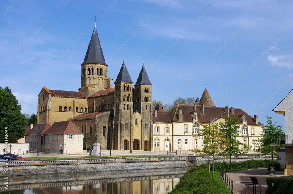 Naklejka premium Paray-le-Monial Sacre-Coeur 01