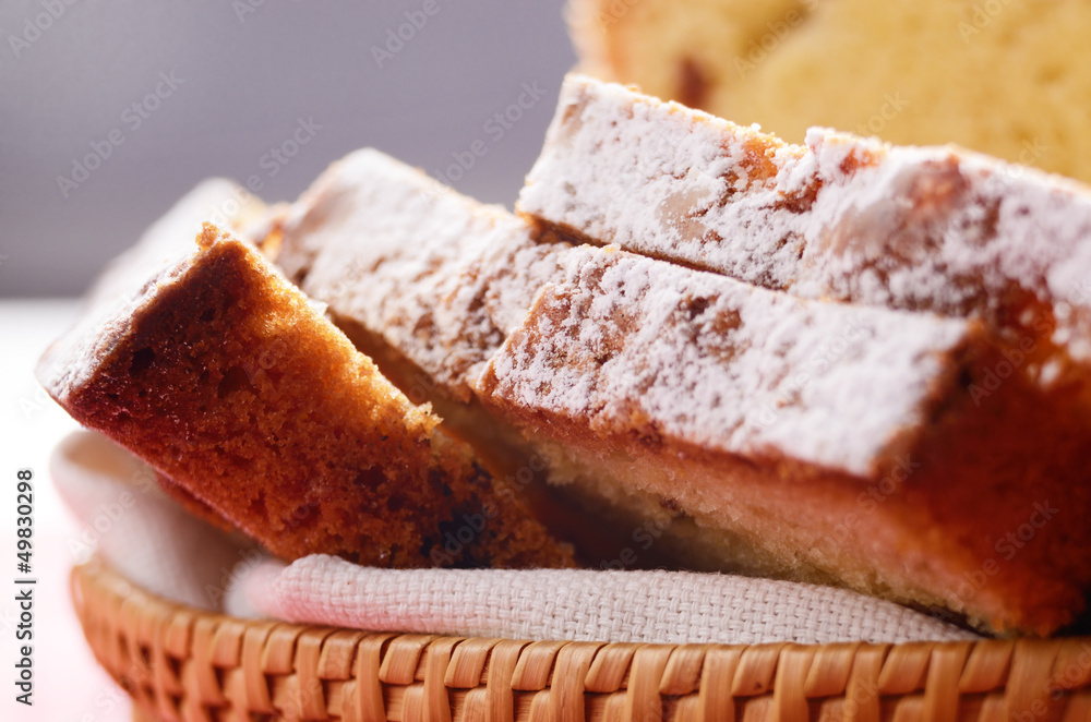 Raisin cake in the basket