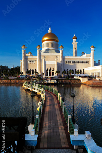 Fotografie, Obraz Sultan Omar Ali Saifuddien Mosque in Brunei
