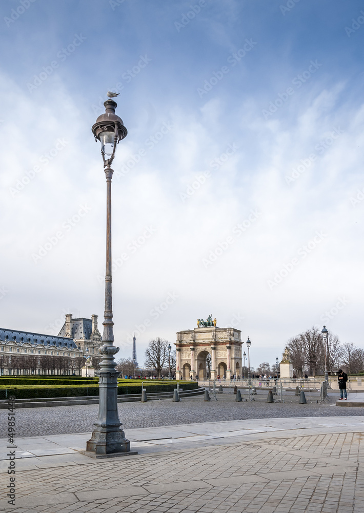 Le Carrousel vu du Louvre à Paris